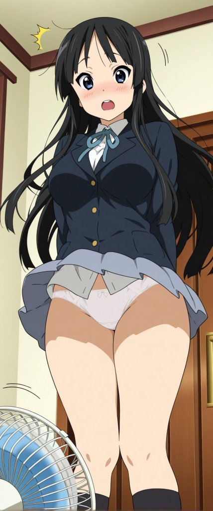 【画像】秋山澪ちゃんのクッソエロい縞パンでシコろう!