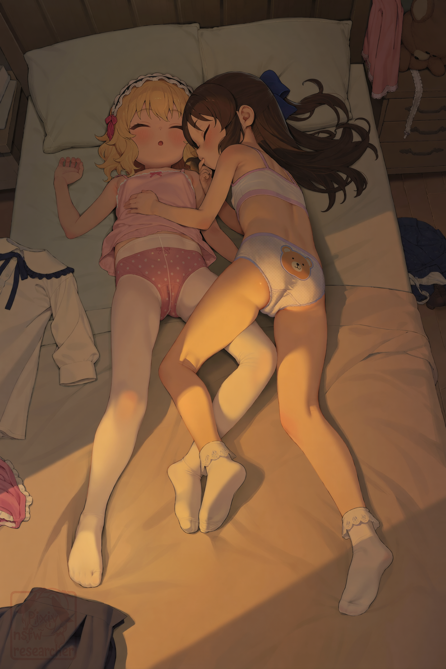 俩小孩睡大觉 (2/10)