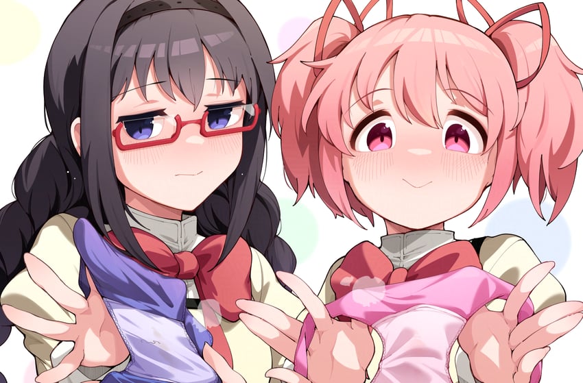 脱ぎたてパンツを広げて見せてくれるエロ…