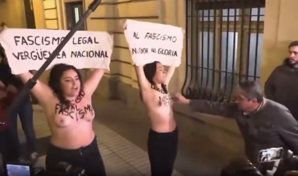 【】 トップレス