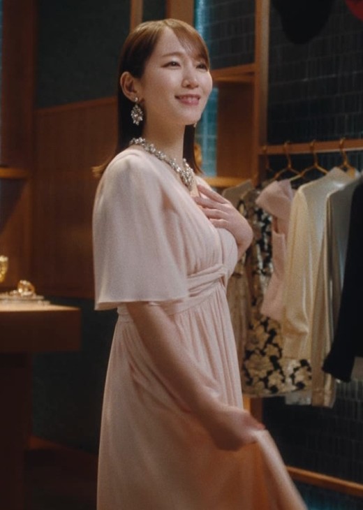 吉岡里帆 ドレス