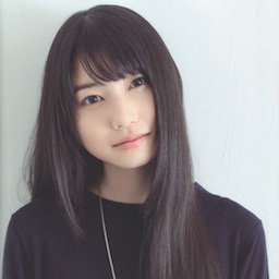 お尻に食い込ん