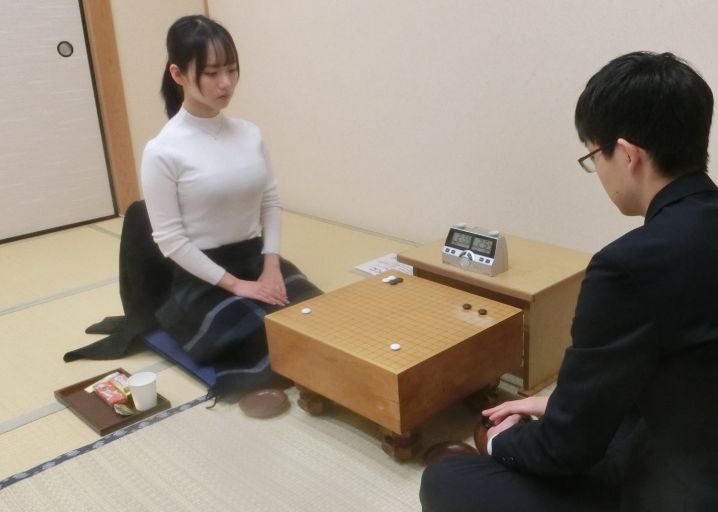 【】女流棋士、