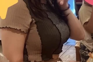 【朗報】巨乳人妻さん