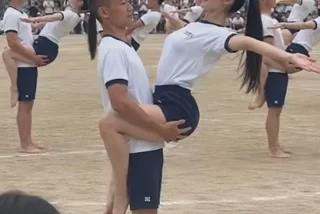 【画像】【狙ってる！