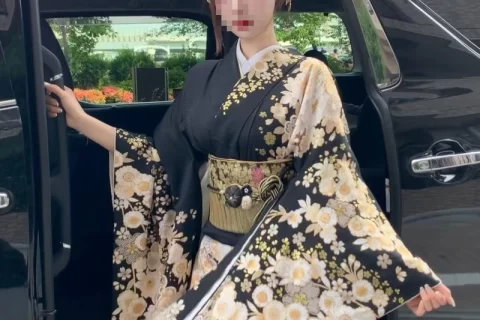 【画像】お金配り美人