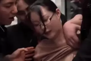 《エロ動画×人妻･痴漢