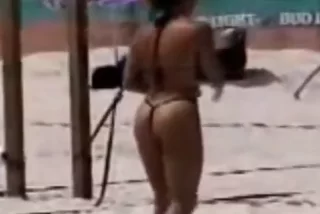バレーボール中のお尻