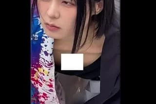 阿波踊り会場で胸チラ