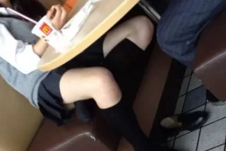 【盗撮】マック手お食