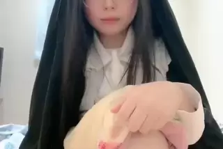 【動画】パンチラして